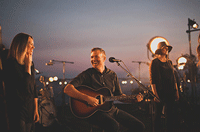 In over my head - Opgegaan. (Compleet project We will not be shaken/Hij laat ons niet vallen)